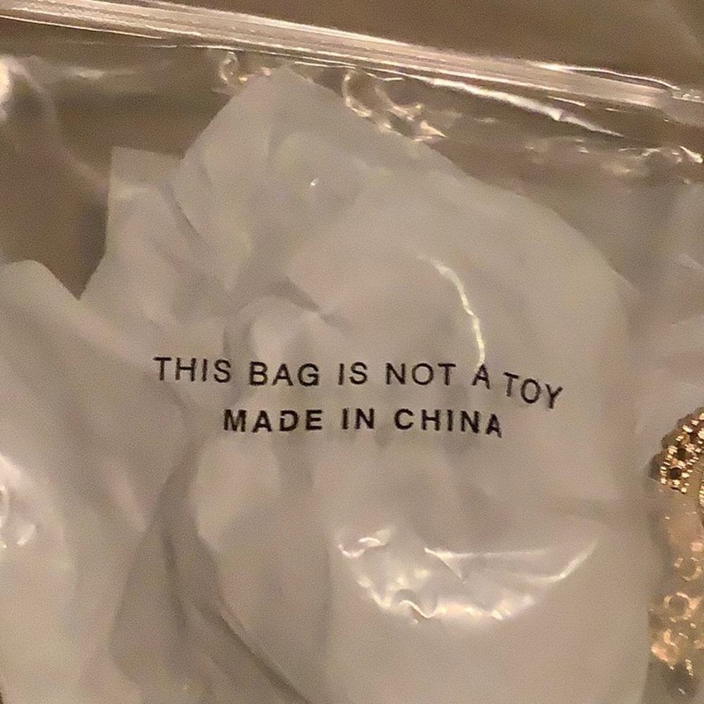 Rhinestone Heart Earrings . Absolutely stunning. Hard to find 💜💜💜💜 - Picture 5 of 5